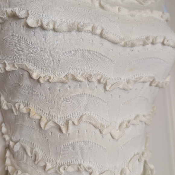 Carolina Herrera Cream Ruffle Knit Body Contouring Long Dress Size XS - Picture 9 of 9